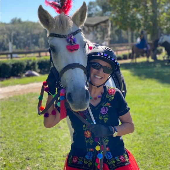 Meet your Posher, Elizabeth - Picture 1 of 4